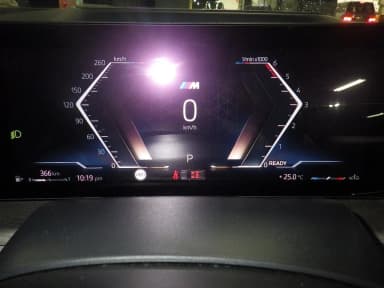 Цифровая приборная панель X7 в оформлении M Sport. Авто 106