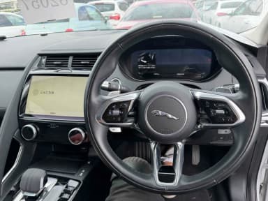Steering wheel and digital instrument cluster of the E-Pace. Car 107