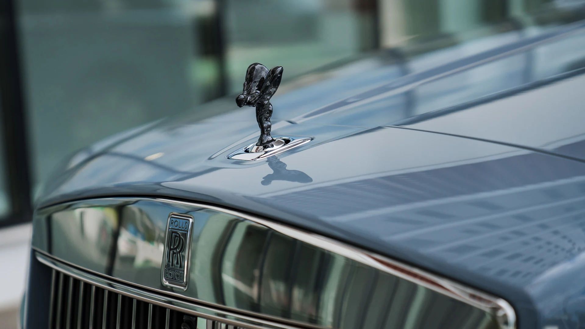 Bonnet detail, Spirit of Ecstasy and Pantheon grille. Car 83