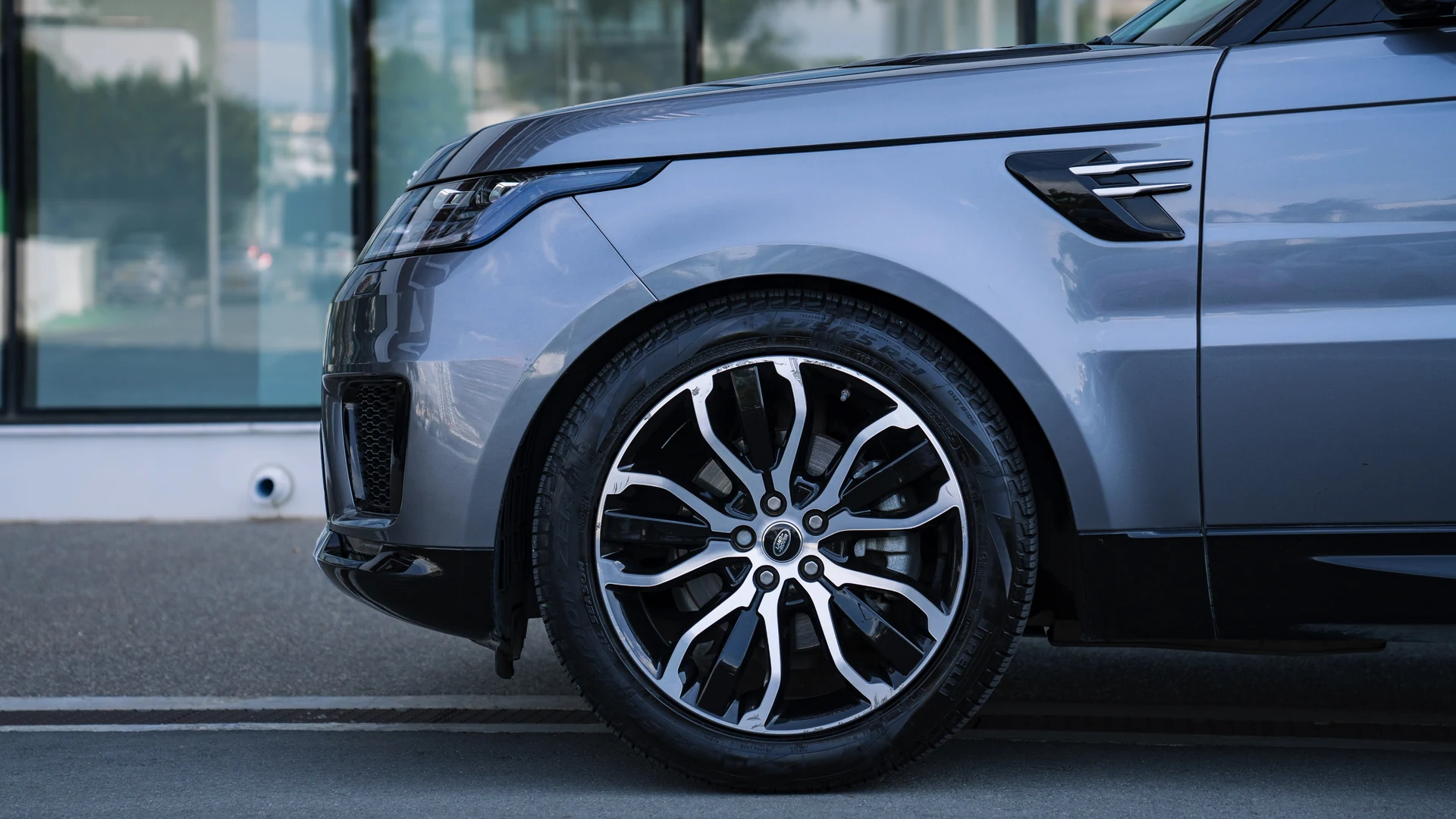 Design and aerodynamic detail. Car 71