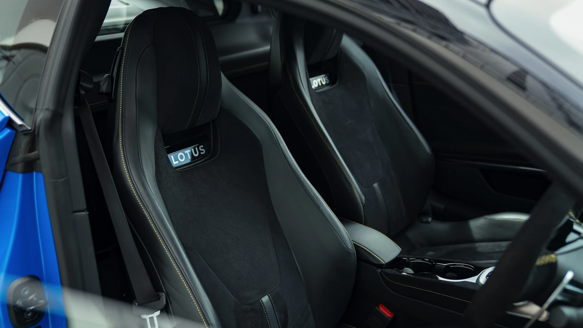 Interior trim detail. Car 76