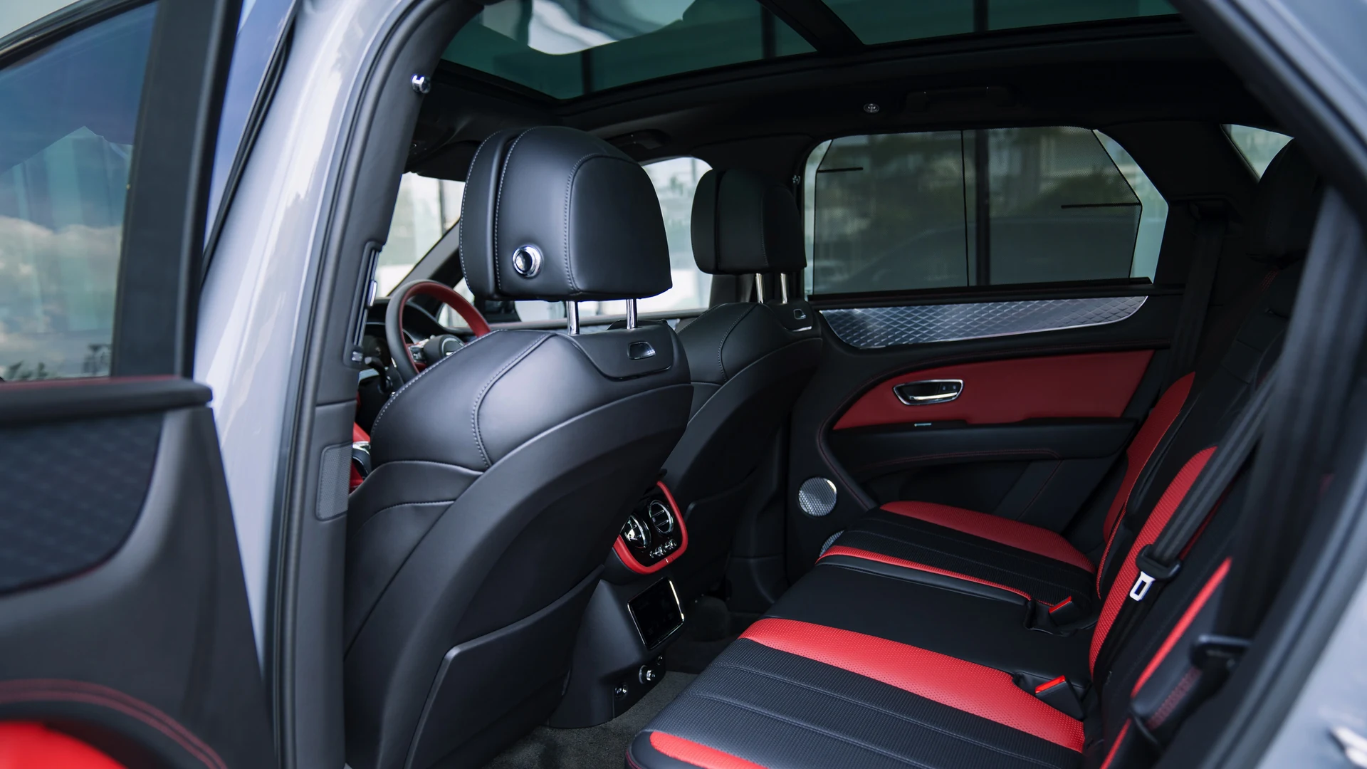 Design and aerodynamic detail. Car 72