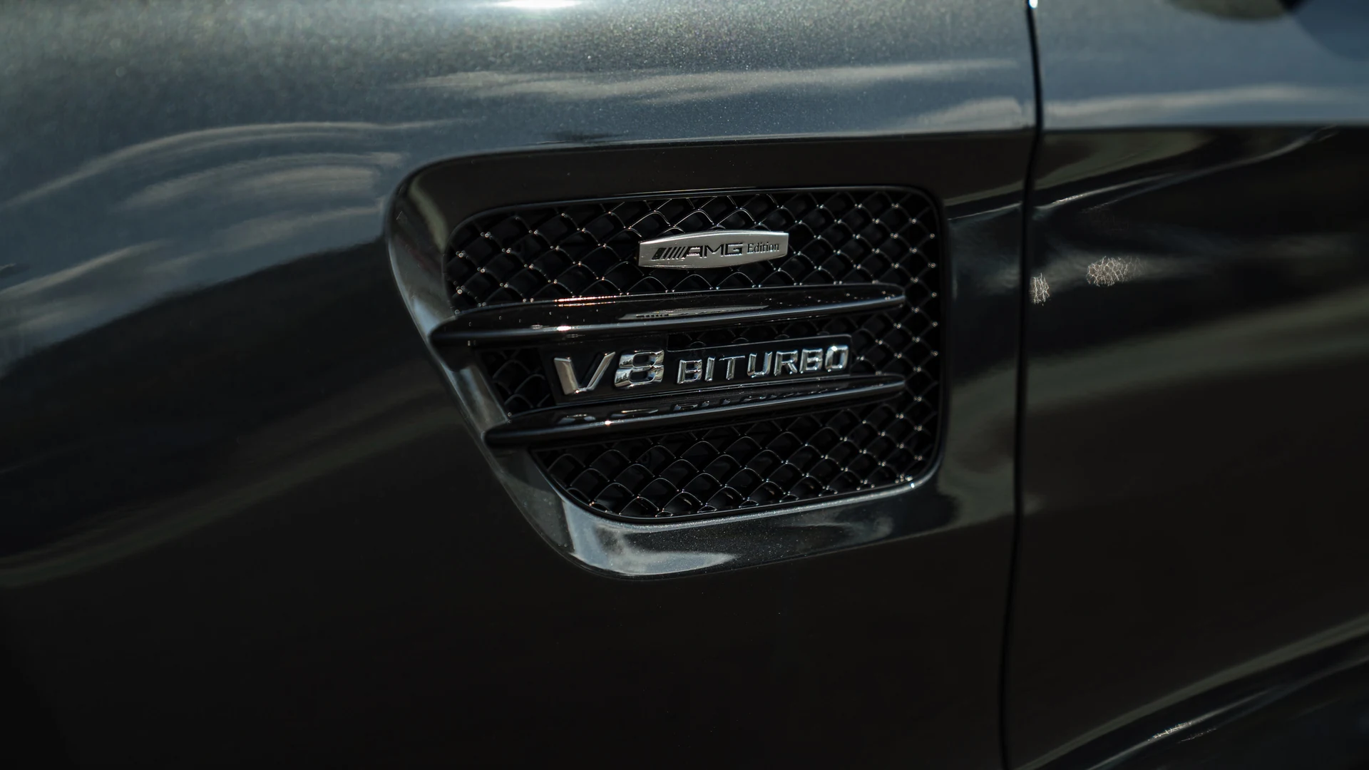 Interior trim detail. Car 77