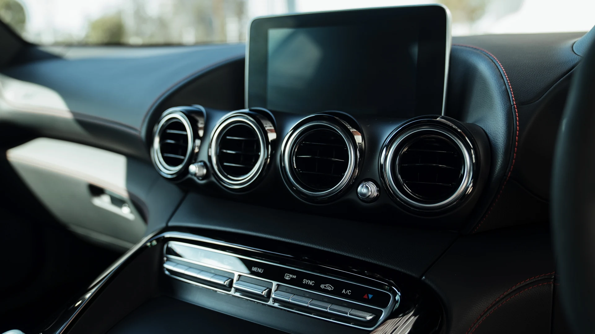 Exterior styling detail. Car 77
