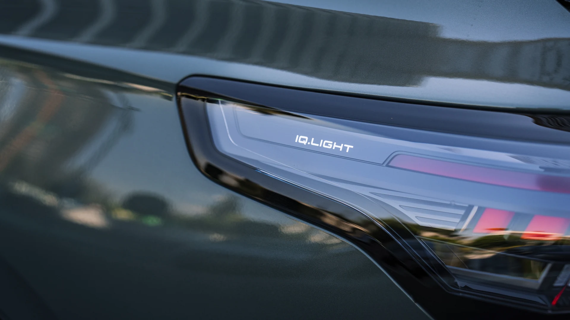Close-up of tail light. Car 82