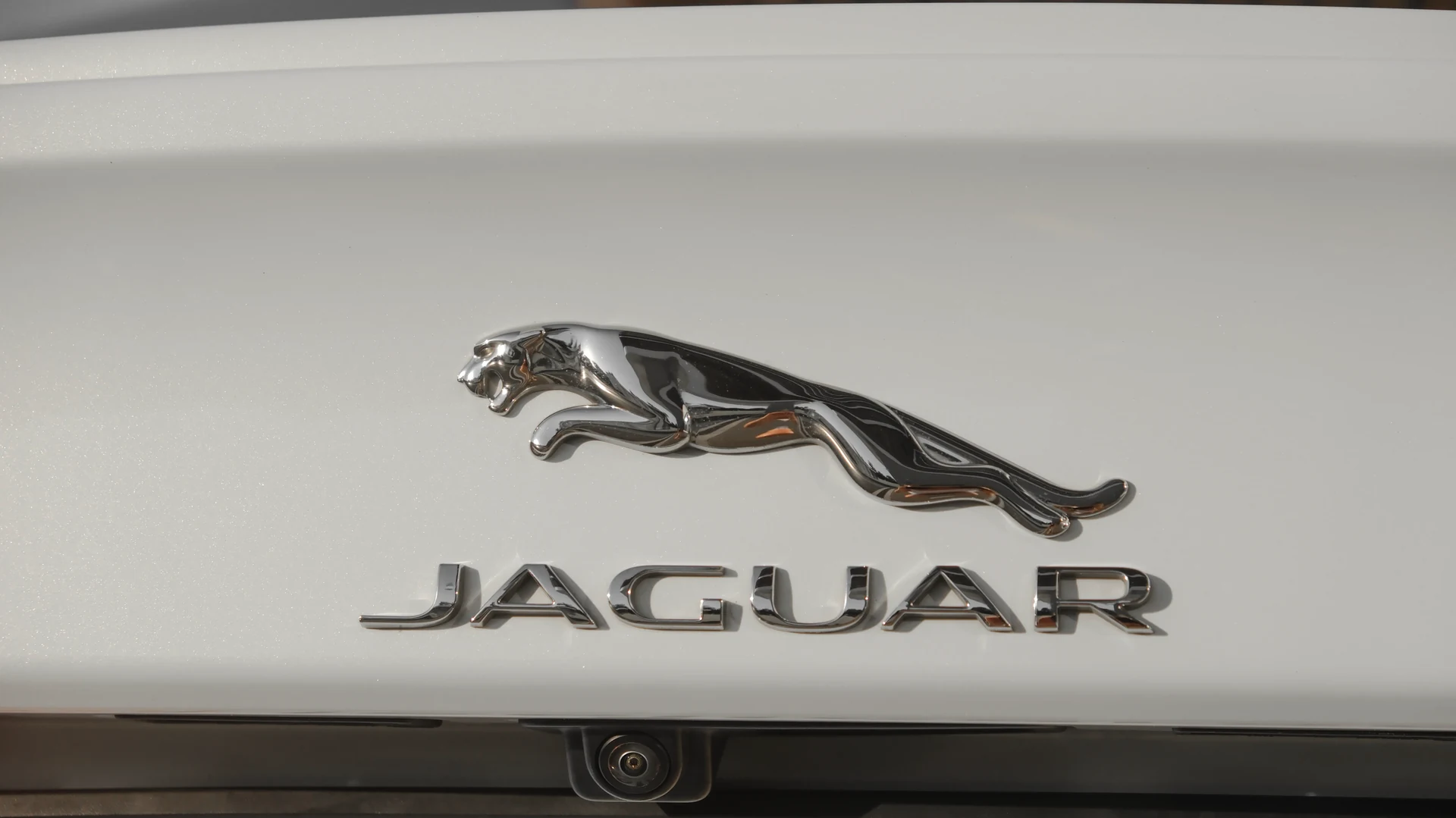 Rear three-quarter exterior view. Car 21