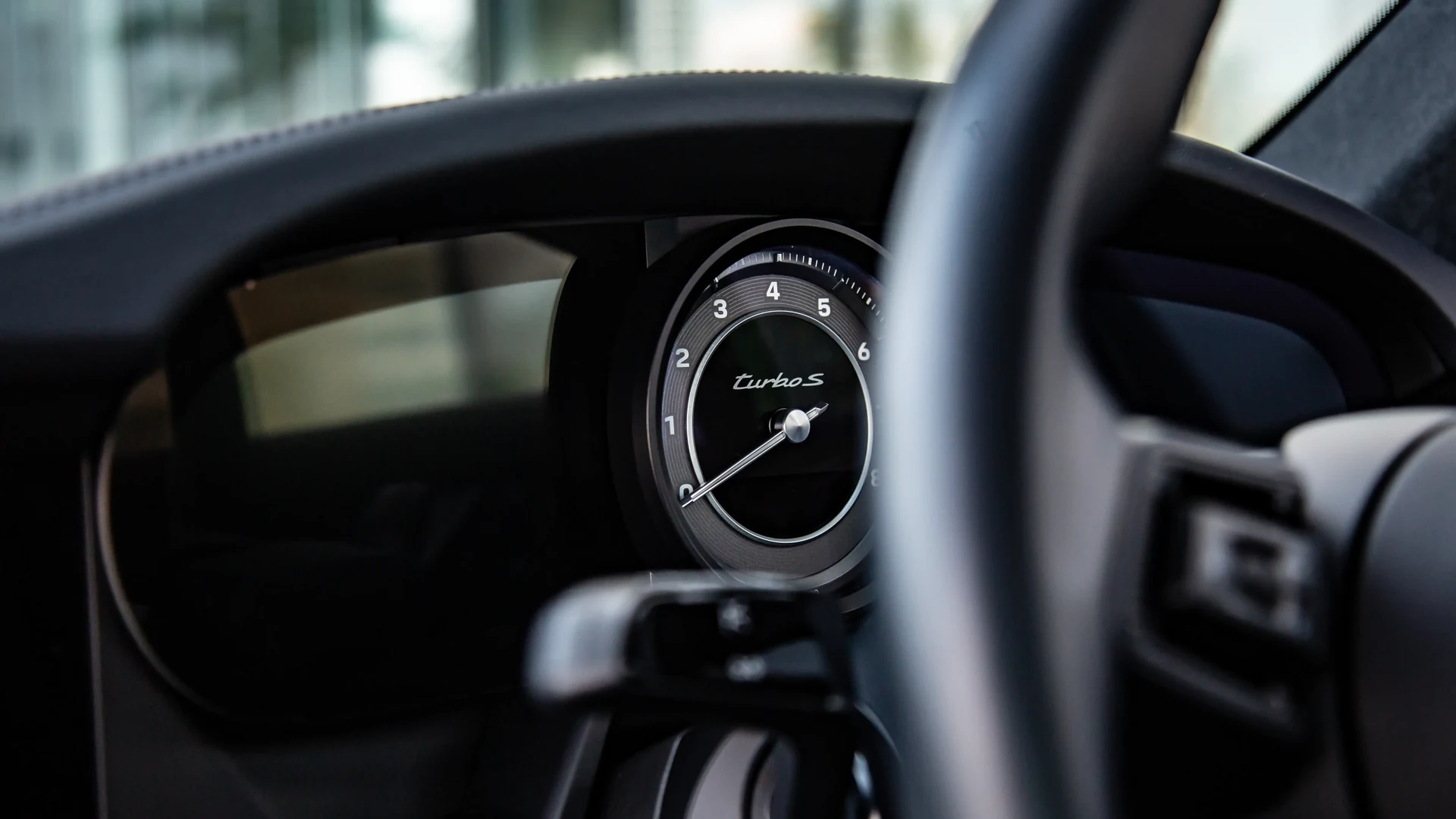 Dashboard and digital display. Car 28